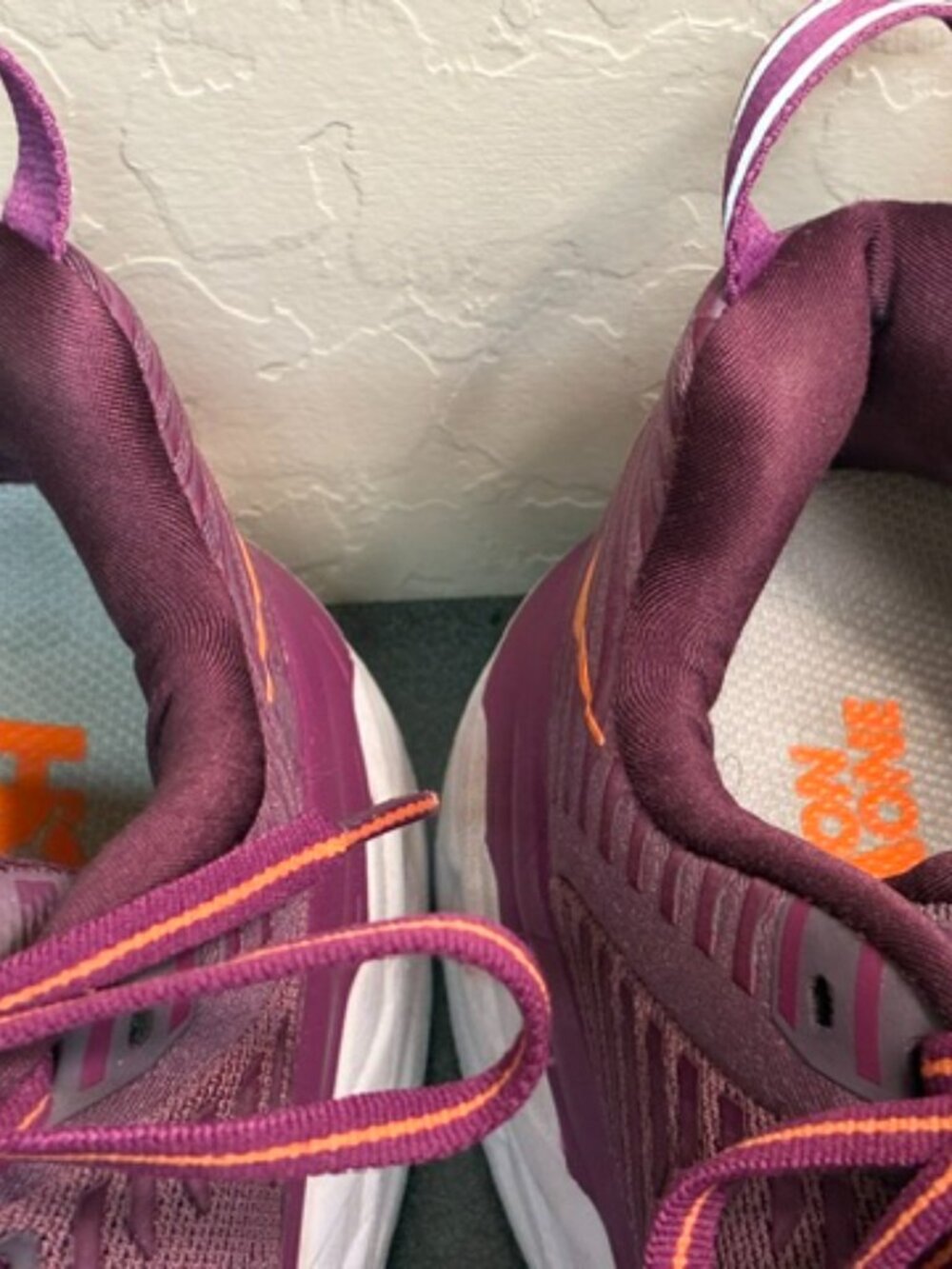Hoka Z2435 Womens Purple One One Bondi 6 Running Shoes Size 9 - Picture 4 of 7